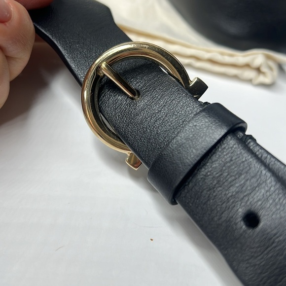 Salvatore Ferragamo Black Leather and Goldtone Logo Belt Bag - Picture 11 of 14